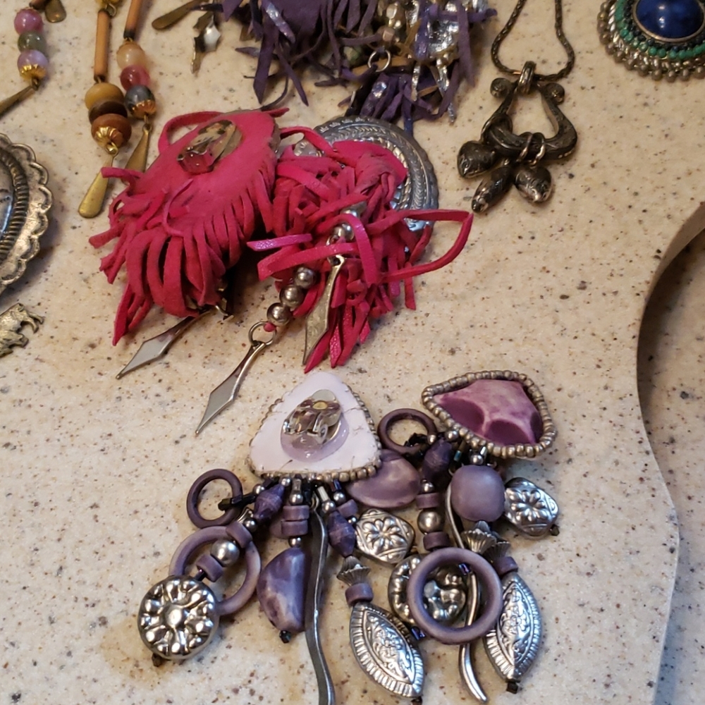 Vintage earrings bundle cameo steampunk western - Picture 6 of 8